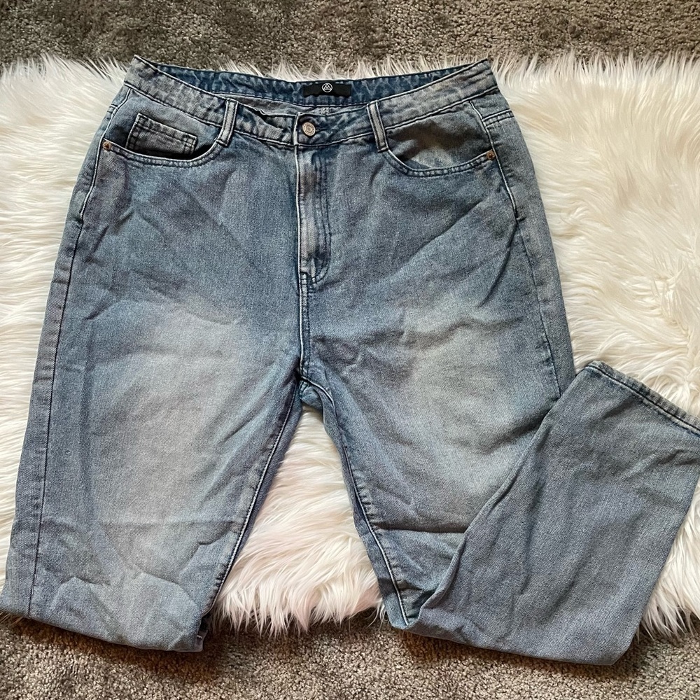 Missguided Straight Leg High Rise Jeans